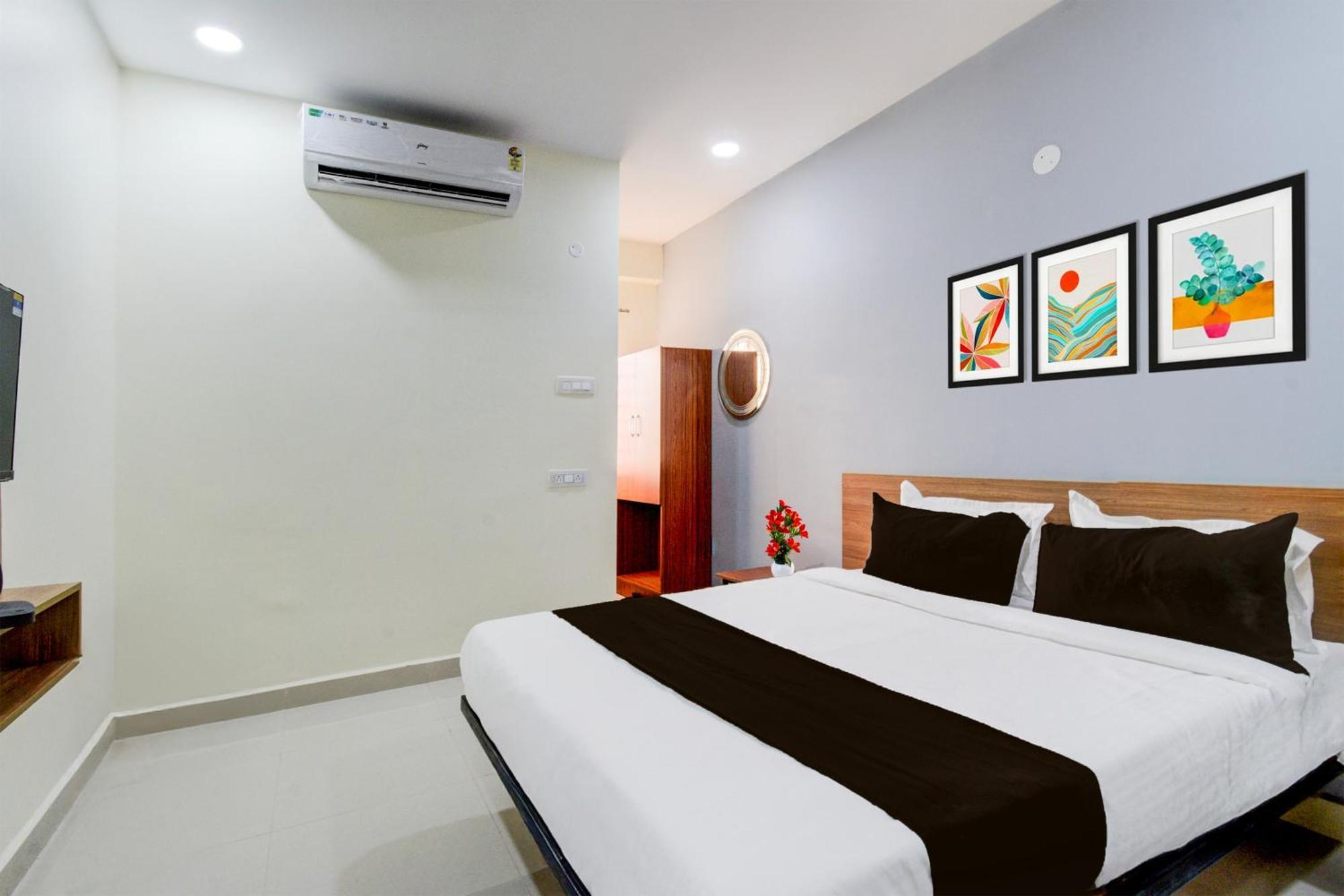 Super Townhouse Kukatpally North Formerly Munagala Arcade Haiderabad Buitenkant foto