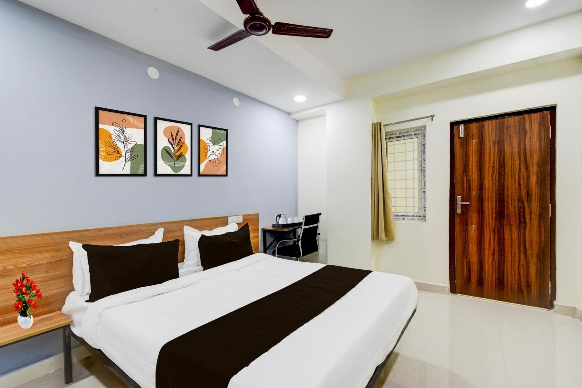 Super Townhouse Kukatpally North Formerly Munagala Arcade Haiderabad Buitenkant foto