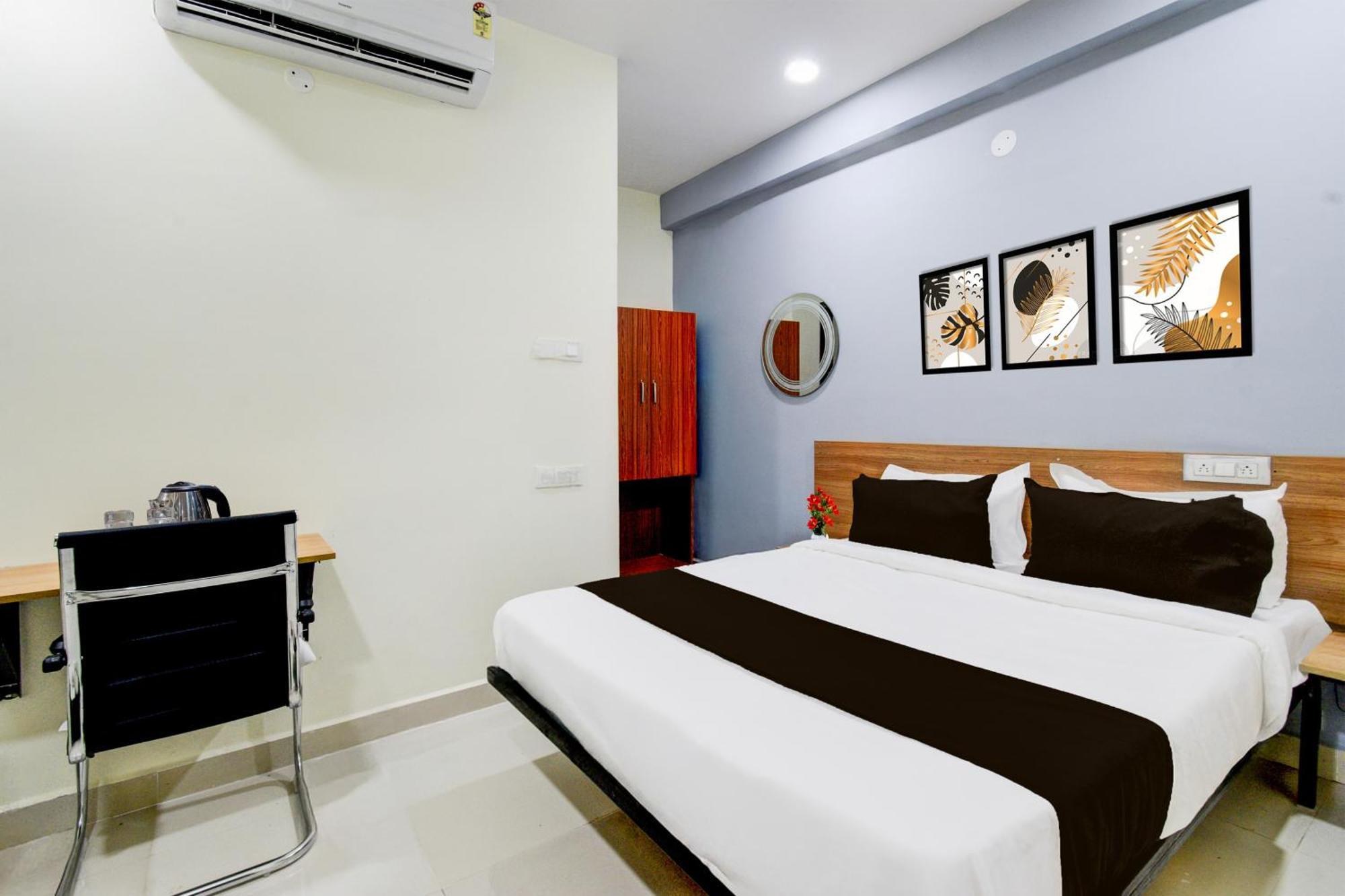 Super Townhouse Kukatpally North Formerly Munagala Arcade Haiderabad Buitenkant foto