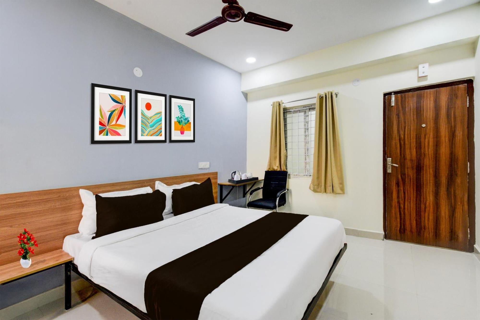 Super Townhouse Kukatpally North Formerly Munagala Arcade Haiderabad Buitenkant foto