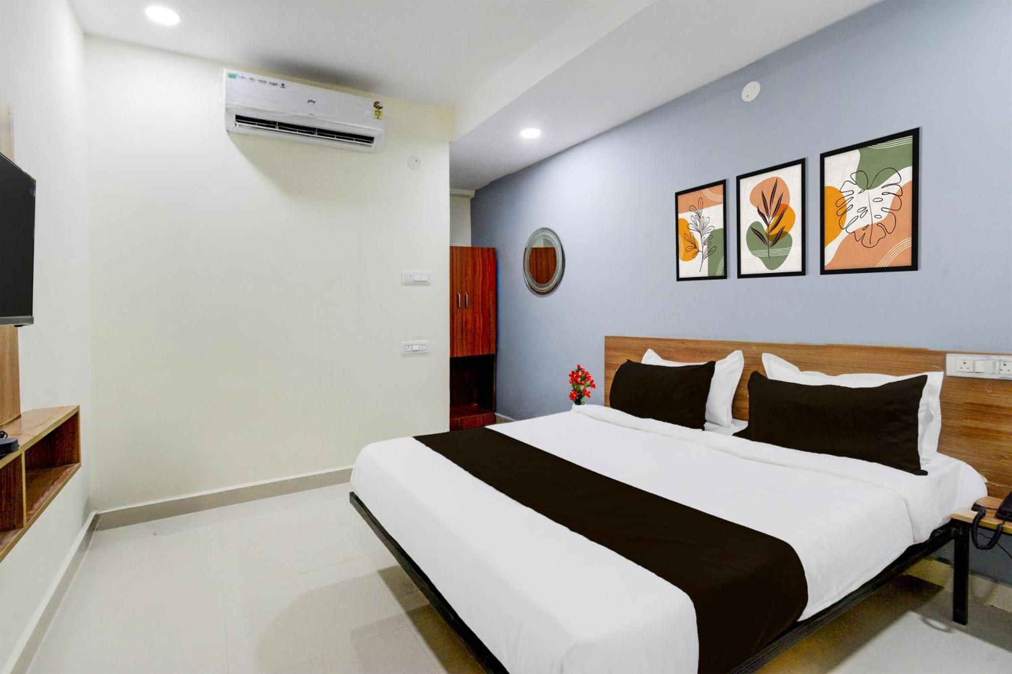 Super Townhouse Kukatpally North Formerly Munagala Arcade Haiderabad Buitenkant foto